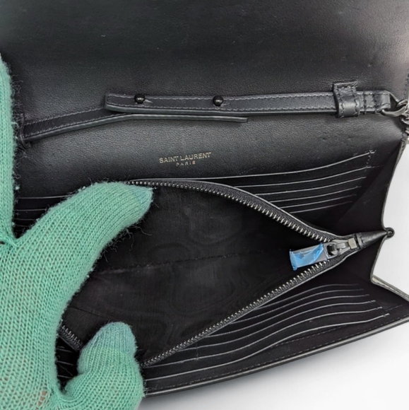 ✨️Authentic saint laurent multicolor Polka Dot Wallet on chain - Picture 3 of 15